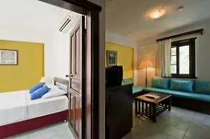 Sunny Garden Nilufer Hotel 3* 아크얄라